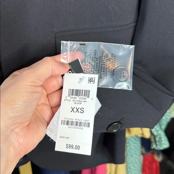 Bar III Classic Black Blazer 
Women's Bi-Stretch Collarless Open-Front Blazer - Picture 6 of 6